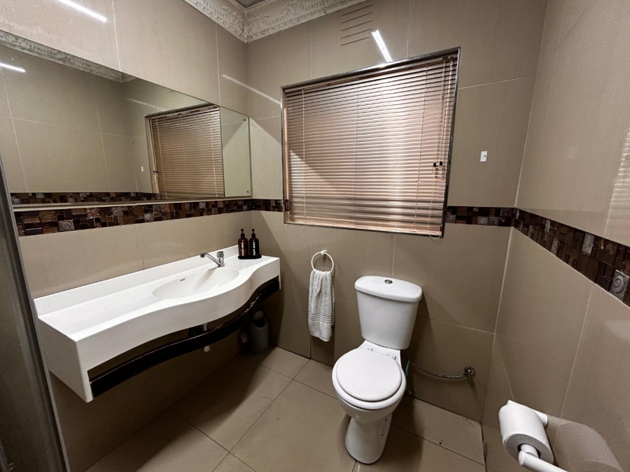 5 Bedroom Property for Sale in Colorado Park Western Cape